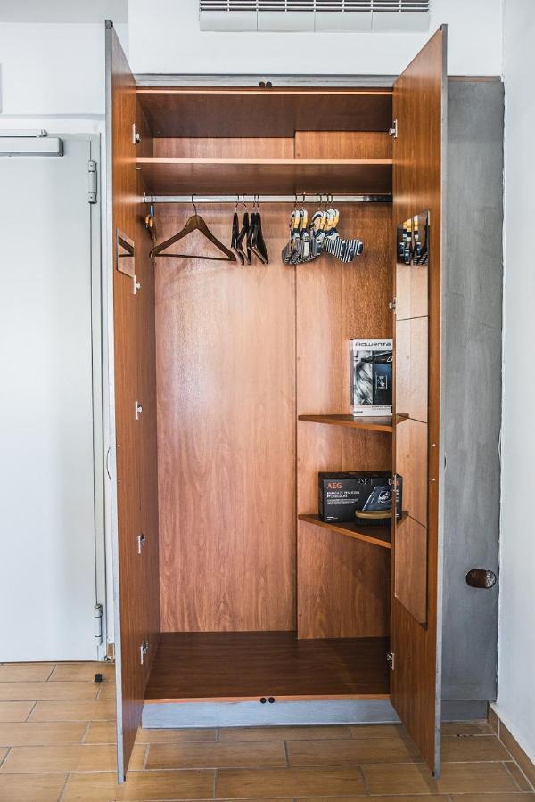 Apartment P & I *
